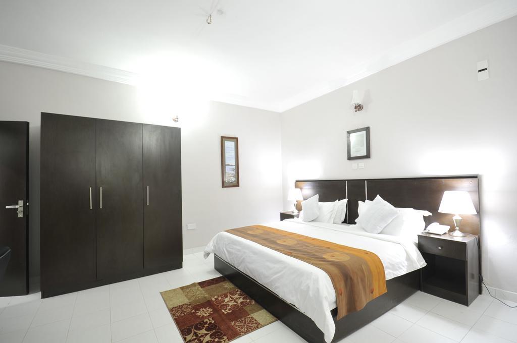 Sheer Luxury Apartments And Suites Abuja Rum bild