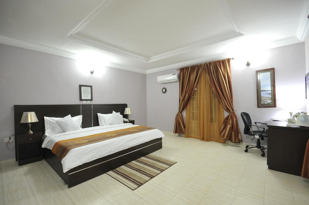 Sheer Luxury Apartments And Suites Abuja Rum bild