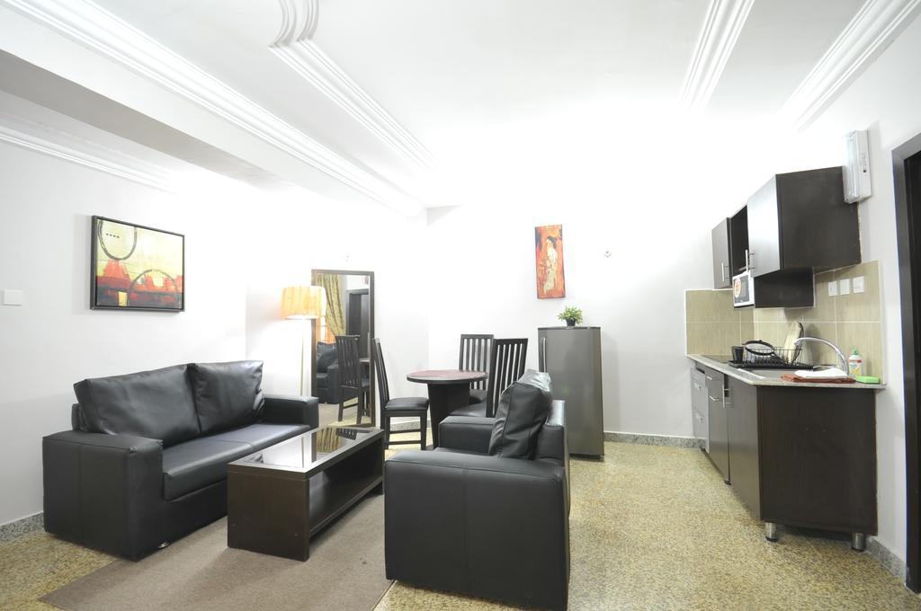 Sheer Luxury Apartments And Suites Abuja Rum bild
