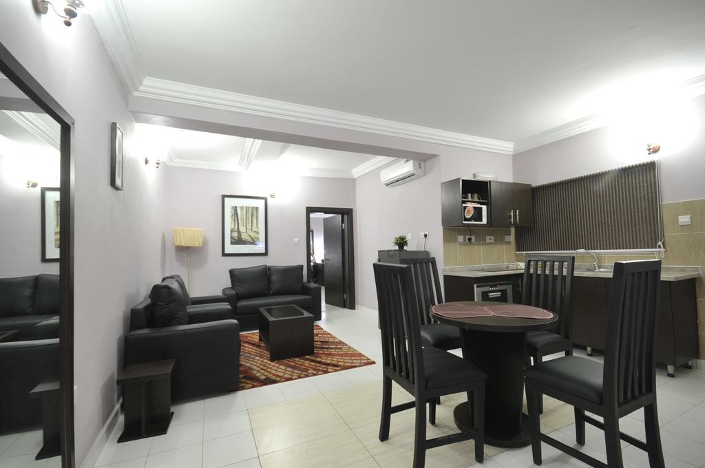 Sheer Luxury Apartments And Suites Abuja Rum bild